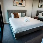 2 Bedroom Luxurious Family Residence With Ocean View In Broadbeach Gold Coast Next To Casino And Pacific Fair Gc22 Vr