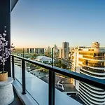 2 Bedroom Luxurious Family Residence With Ocean View In Broadbeach Gold Coast Next To Casino And Pacific Fair Gc22 Vr