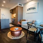 2 Bedroom Luxurious Family Residence With Ocean View In Broadbeach Gold Coast Next To Casino And Pacific Fair Gc22 Vr