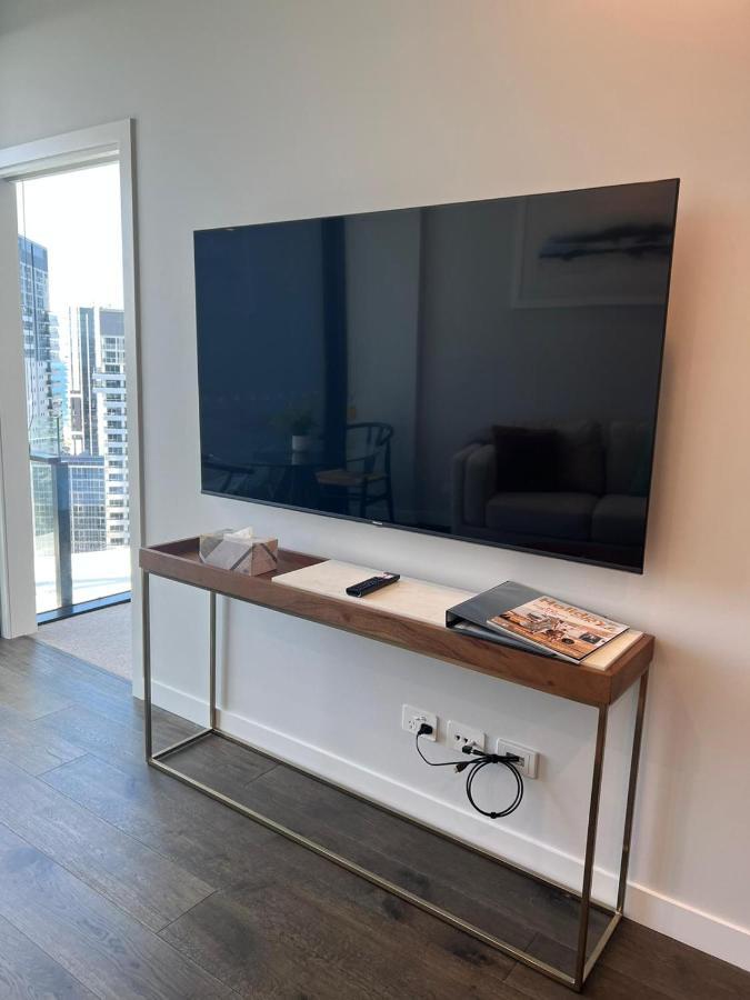 2 Bedroom Luxurious Family With Ocean View In Broadbeach Next To Casino And Pacific Fair Gc22 Vr *