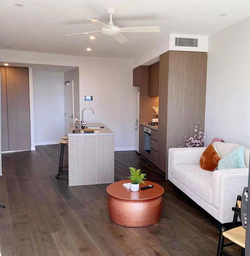Apartment 2 Bedroom Luxurious Family With Ocean View In Broadbeach Next To Casino And Pacific Fair Gc22 Vr Gold Coast