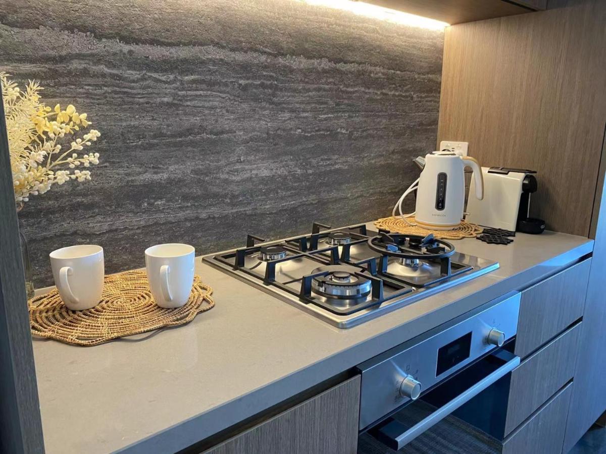 2 Bedroom Luxurious Family With Ocean View In Broadbeach Next To Casino And Pacific Fair Gc22 Vr * Gold Coast